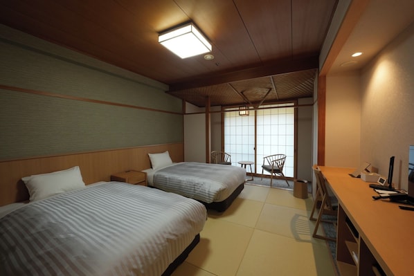 Japanese-style room