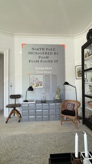 Room Detail