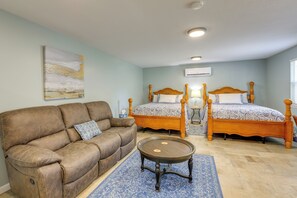 Studio Interior | 2 Queen Beds | Central A/C | Flat-Screen TV