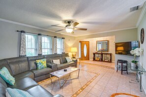 Living Room | Single-Story Home | Central A/C & Heating | Smart TV