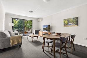 Living Area/Dining Area