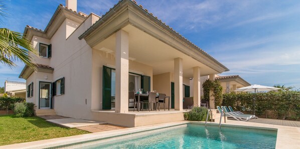 Holiday Home Swimming Pool