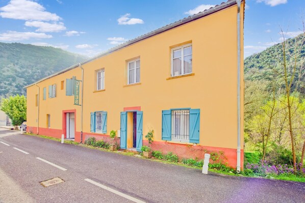 Außenseite Ferienhaus [Sommer]