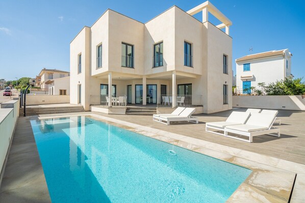 Schwimmbad des Ferienhauses