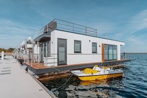 Außenseite Ferienhaus [Sommer]