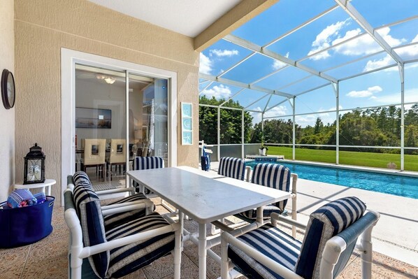 Outdoor dining