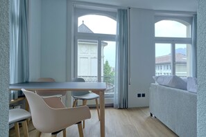 Living room /Sofa bed / dining area / TV