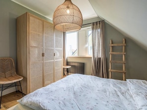 Schlafzimmer, Bett, Möbel, Holz, Interior Design, Flooring, Fussboden, Bedding, Decke, Zuhause