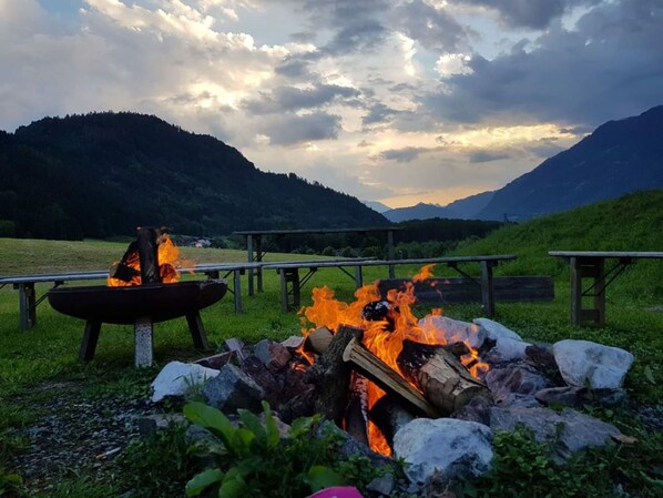 Bergforms, Berg, Hügel, Hochland, Landschaft, Gebirge, Bergstation, Camping, Ländliches Gebiet, Senke