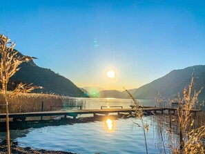 Wasser, Bergforms, Gewässer, Natur, Natürliche Landschaft, Berg, Sonne, Horizont, Sonnenaufgang, Dämmerung