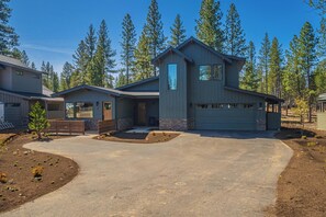 18197 Forestbrook-01