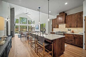18197 Forestbrook-07