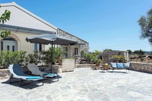 Exterior patio of the premises 