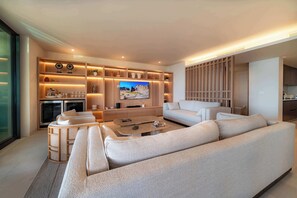 Sala,  TV
