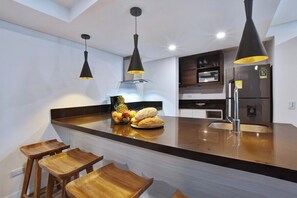 Kitchen with bar