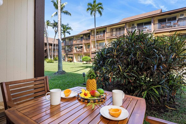 Outdoor dining