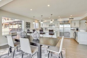 1st Floor Kitchen / Dining