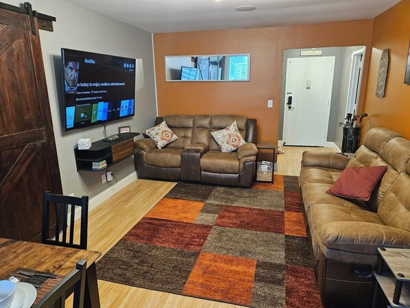 Living area (2)