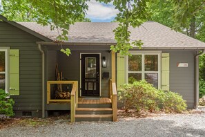 Easy access with three steps to entry!
