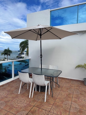 Terrace table