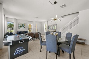 Spielezimmer