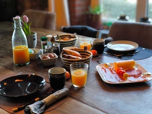 Breakfast meal