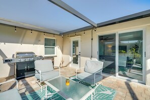 Screened Lanai | Gas Grill