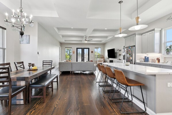 Open floor plan with vaulted ceilings 