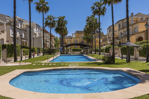 Swimming pool