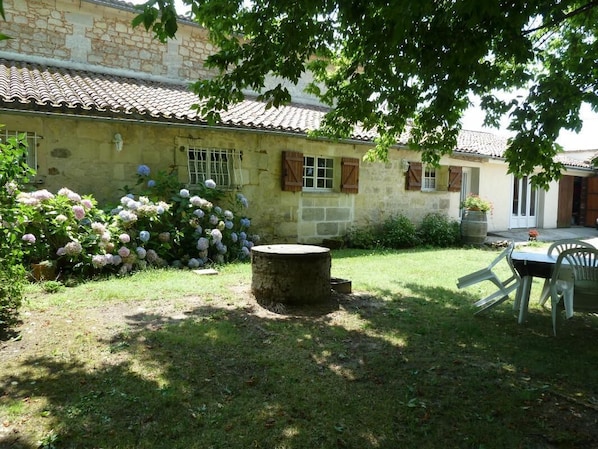Photo 0