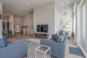 Brookside - Living Room with TV 