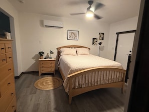 Queen size bed 