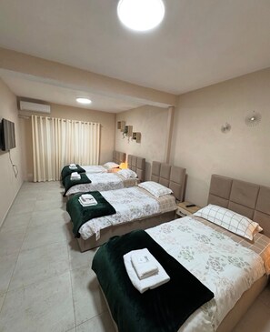 First floor Premium Quadruple Room 