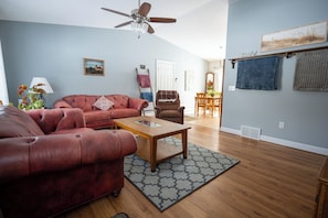 Living Room (2)