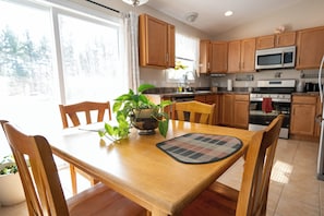 Kitchen Dining (1)
