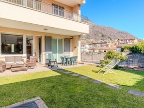 Piso, Diseño De Interiores, Suelo, Departamento, Balcón, Techo, Condominio, Silla, Sombra, Porche