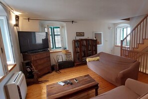 Living room 1