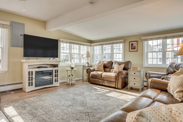 Hampton Vacation Rental | 3BR | 2BA | Steps to Enter | 1,450 Sq Ft