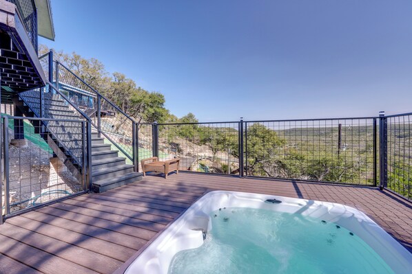 Canyon Lake Vacation Rental | 2BR | 1BA | 900 Sq Ft | 1 Step to Enter