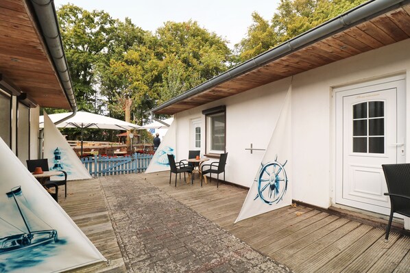 Zugang zur Koje mit Terrasse