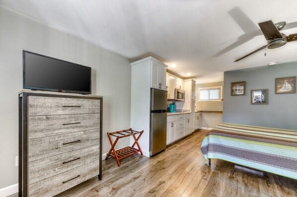 Lauren highlighted in her recent review "Very convenient to everything in Ogunquit and Wells. Host was kind and quick to respond, nice and accommodating. Would love to stay again in the future! "