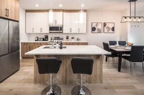 (DUPLEX B) Kitchen
