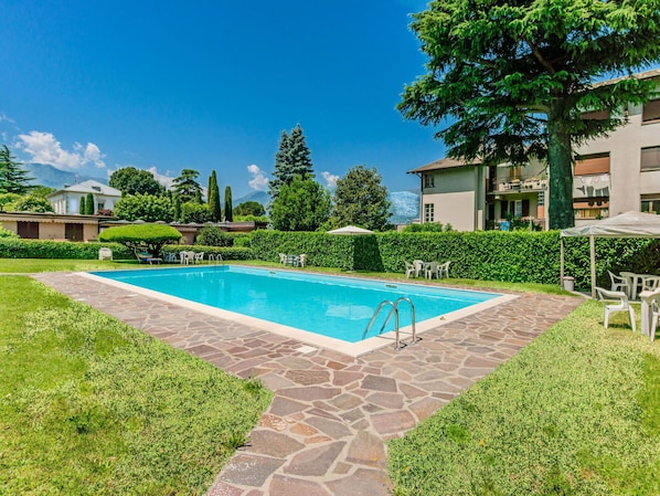 Swimming Pool, Resort, Garden, Hacienda, Villa, Courtyard, Eco Hotel, Landscaping, Hedge, Thermae