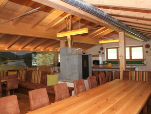 Alpin Chalet Large
