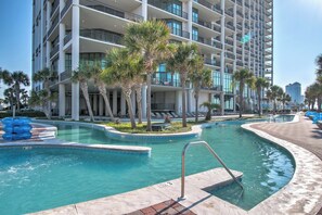 Oasis Amenities - Lazy River