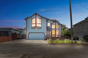 Neighborhood, City, Road, Street, Urban