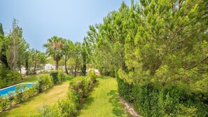 You'll have access to inspiring views of sublime nature.
#outdoor #garden #view #portugal #pt #troia