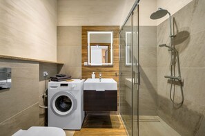 Bathroom with a Shower | Book Now with RENTUJEMY.COM