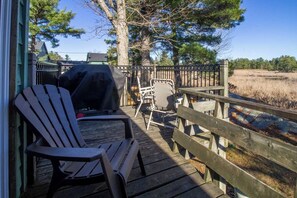 Rear Deck & BBQ