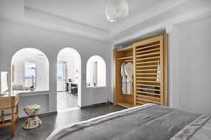 Dazzling Santorini Suite | Mystic Escape Suite | Breathtaking Caldera and Sea Views | Lovely Furnished Balcony | Prime Location | Fira